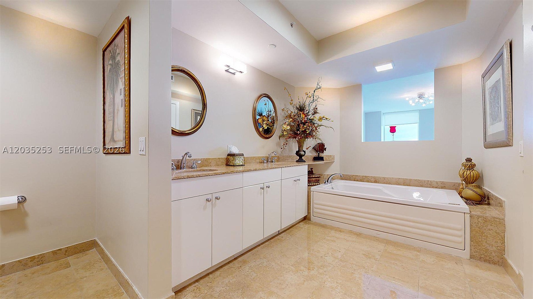 image Blue Diamond33