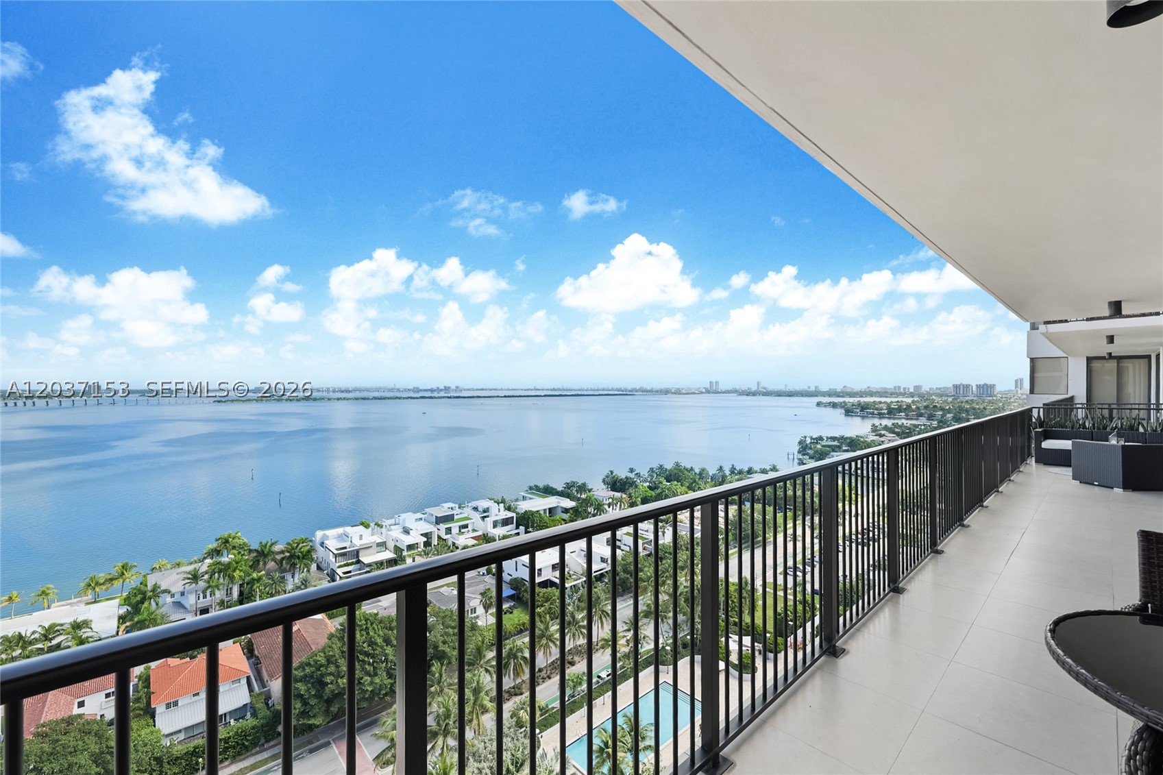 image 1000 Venetian Way0