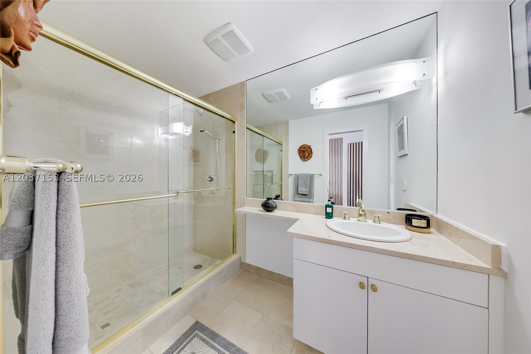 image 1000 Venetian Way9