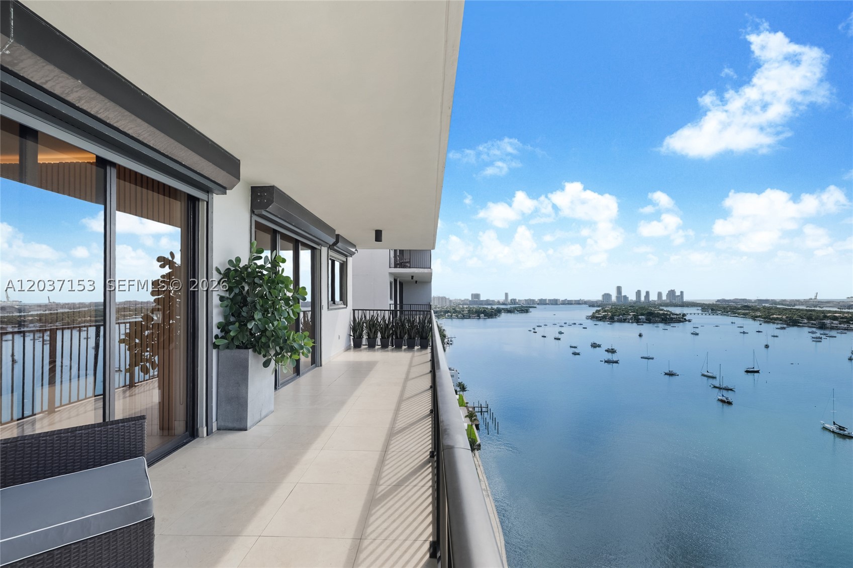 image 1000 Venetian Way1
