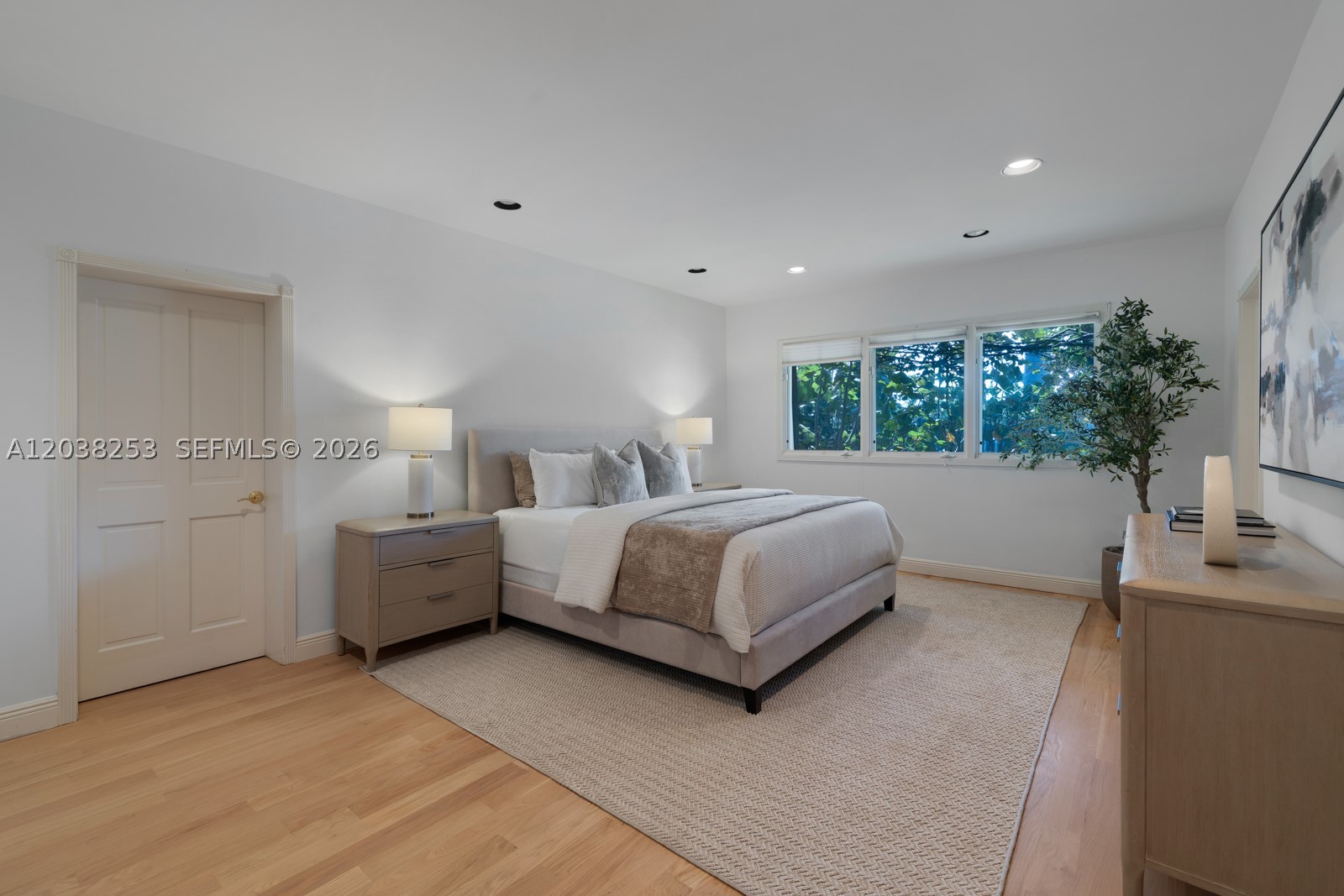 6500 N Bay Rd Miami Beach, FL 33141