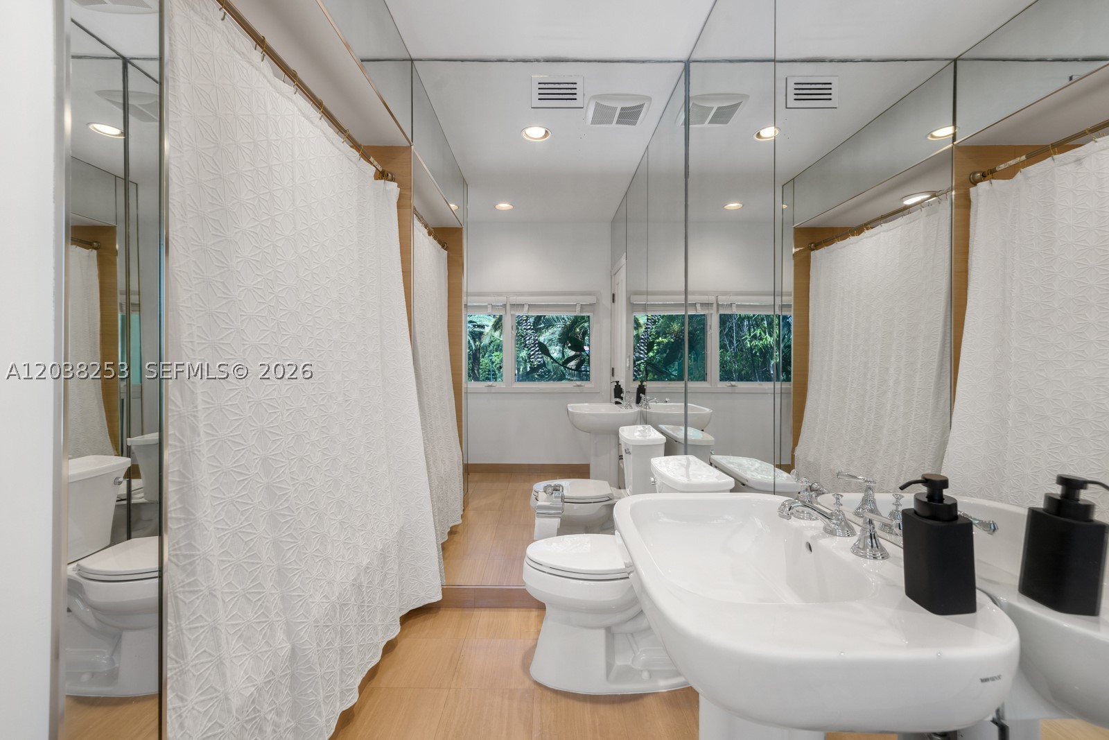 6500 N Bay Rd Miami Beach, FL 33141