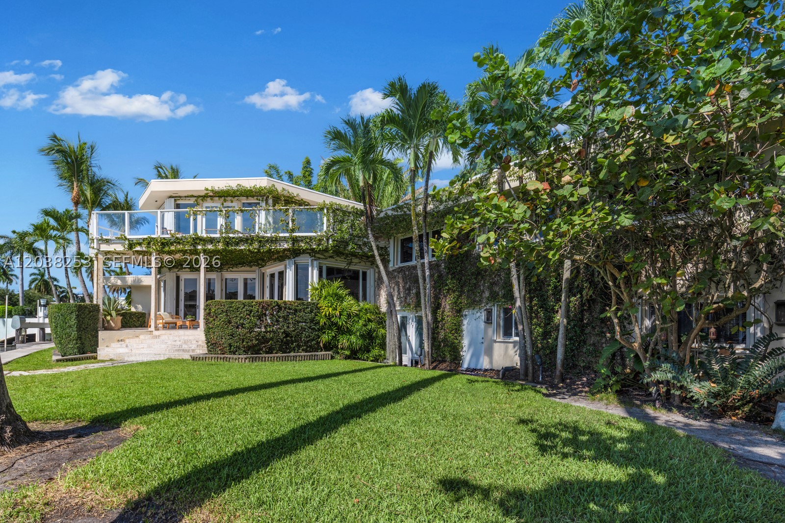 6500 N Bay Rd Miami Beach, FL 33141