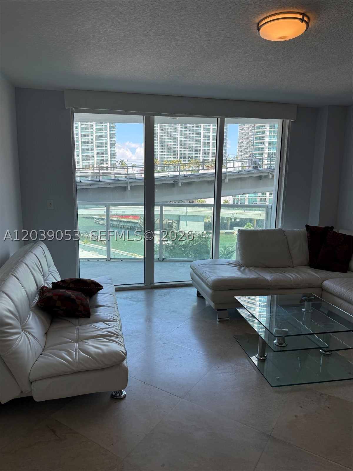 image Brickell on the River North13