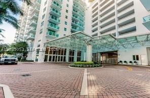 image Brickell on the River North4