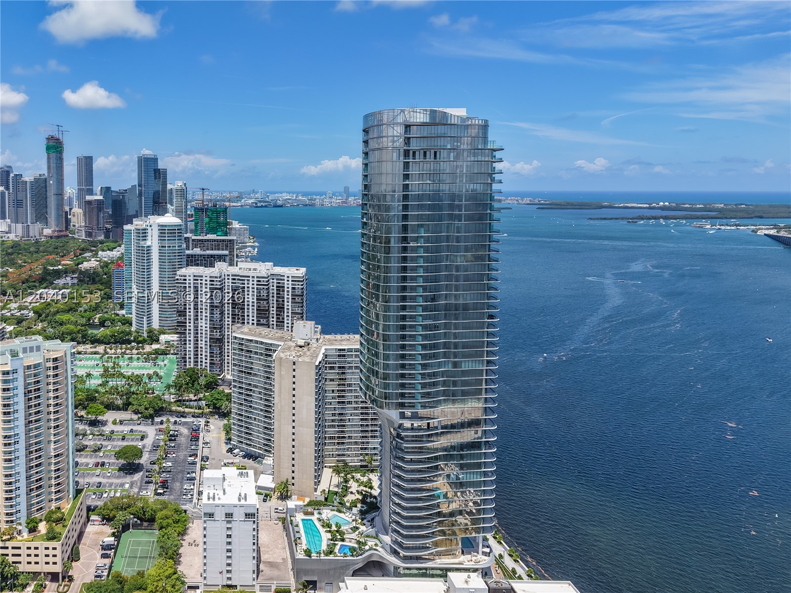 image Una Residences100