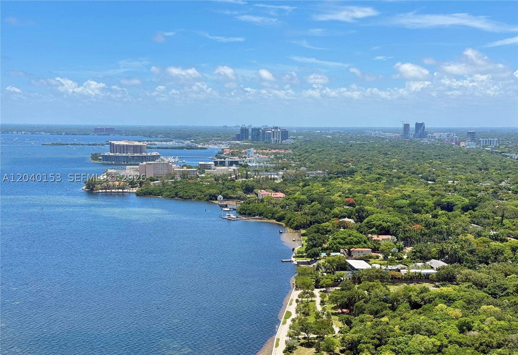image Una Residences105