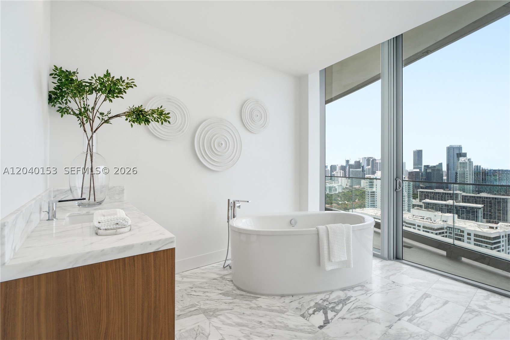 175 SE 25th #3401/3402 Miami, FL 33129