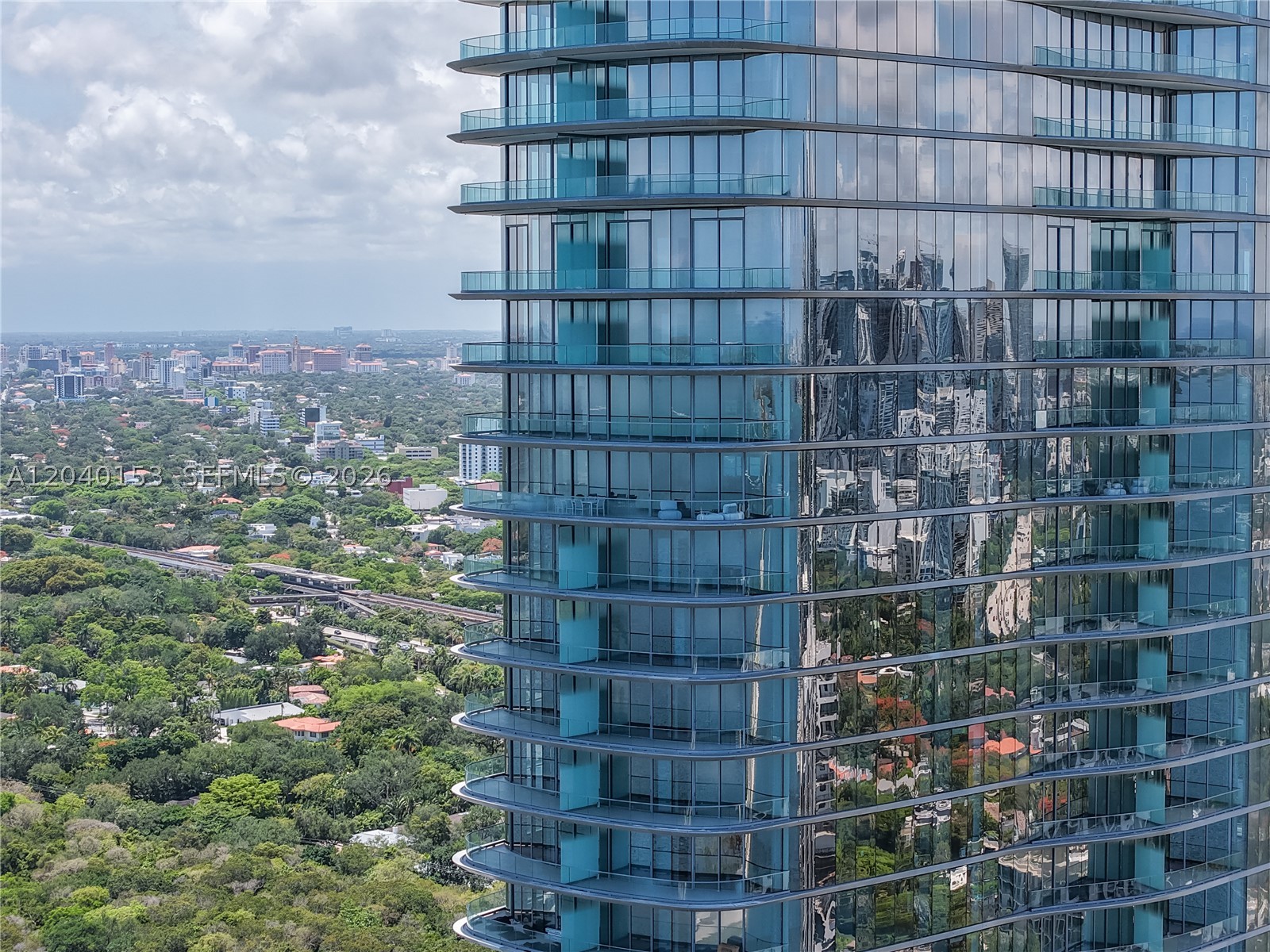 175 SE 25th #3401/3402 Miami, FL 33129