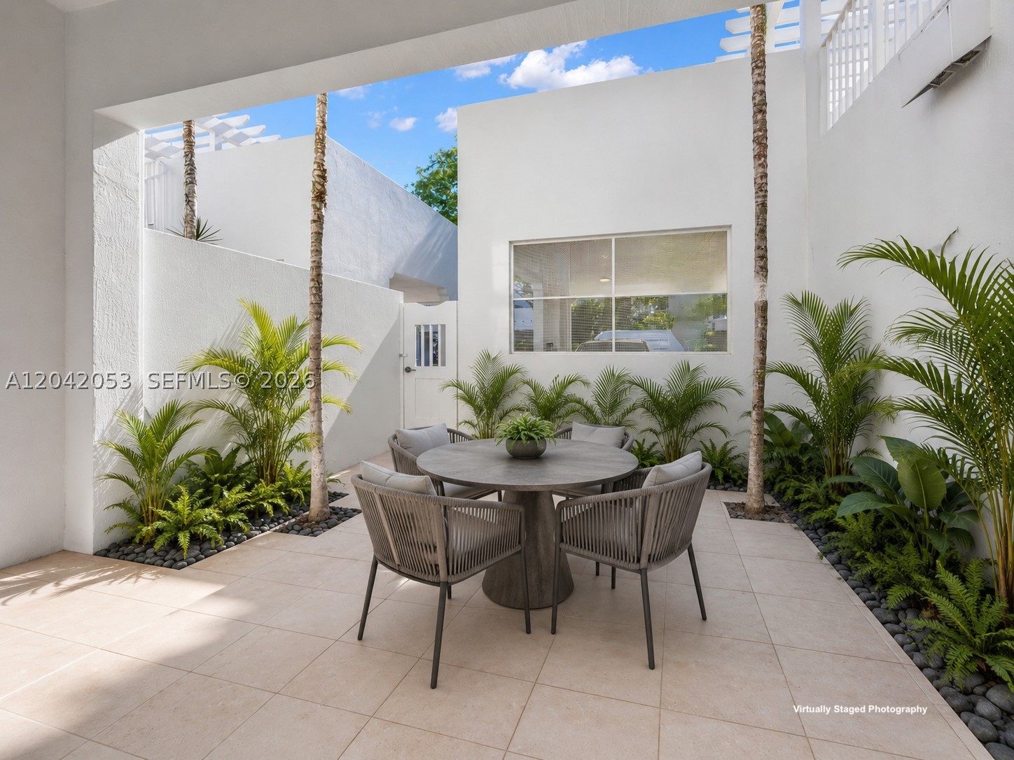 7614 SW 54th Ave Miami, FL 33143