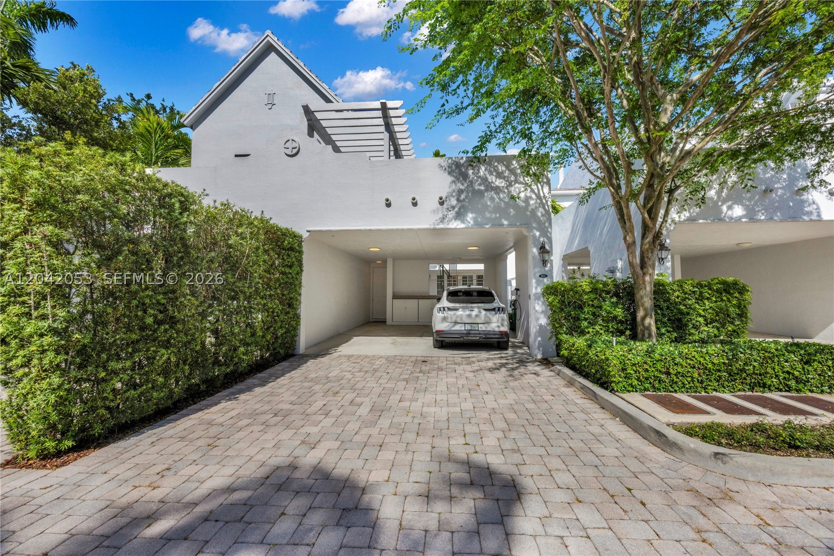 7614 SW 54th Ave Miami, FL 33143
