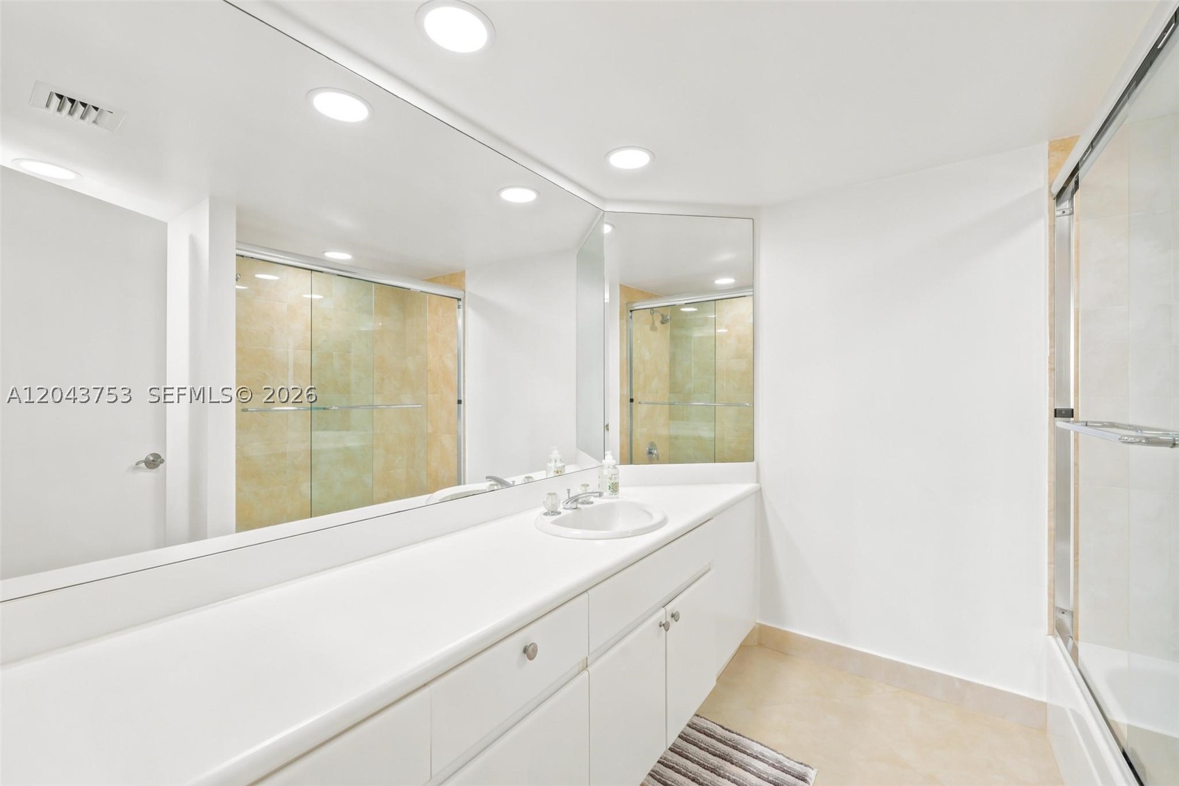 16485 Collins Ave #WS6C Sunny Isles Beach, FL 33160
