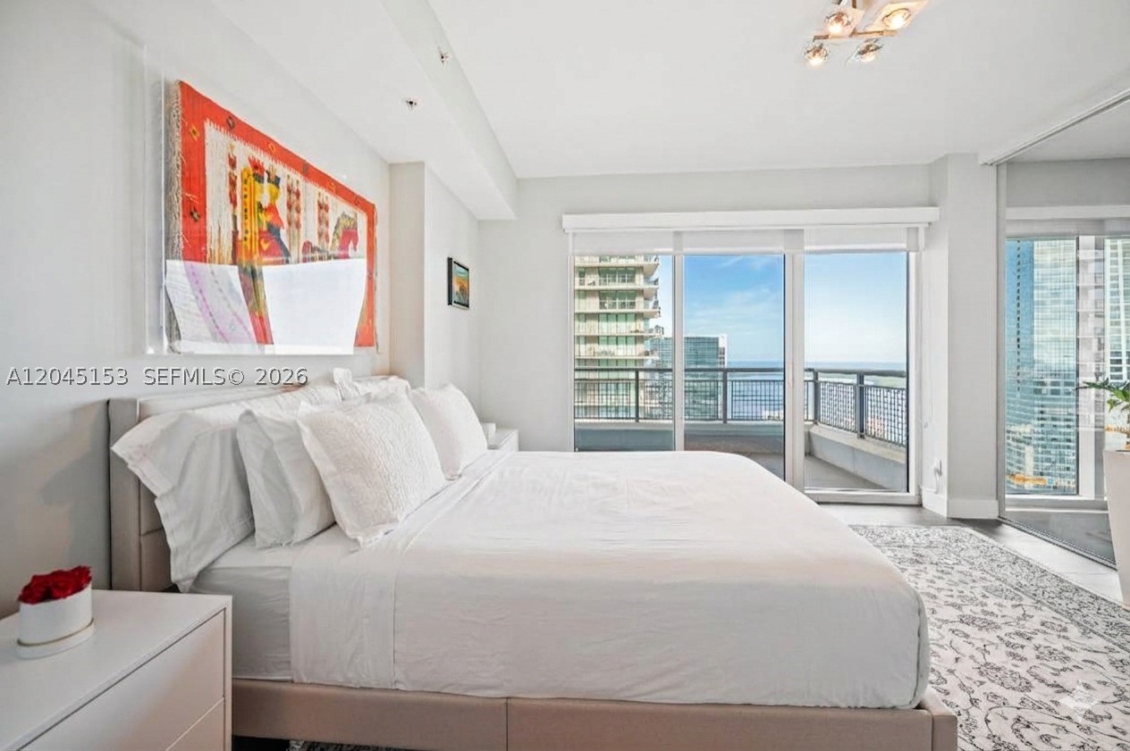 image Infinity at Brickell16