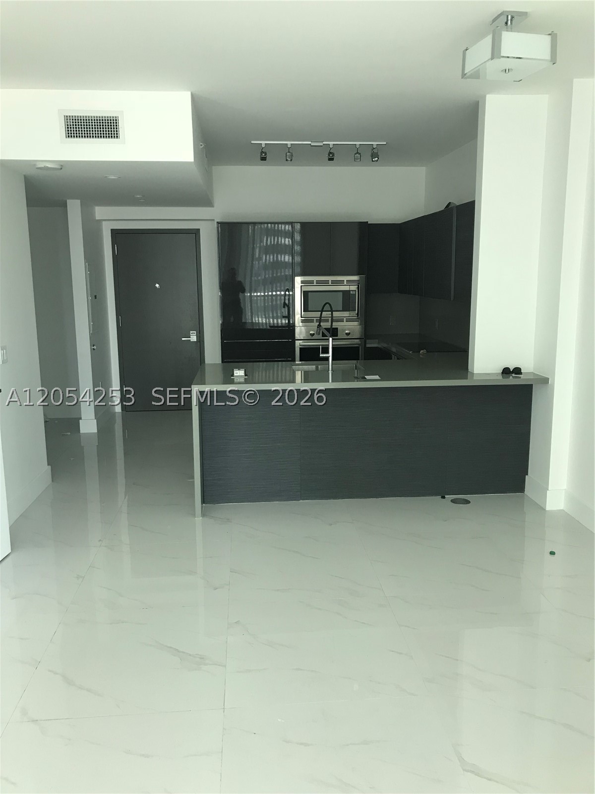 1080 Brickell Ave #1607 Miami, FL 33131