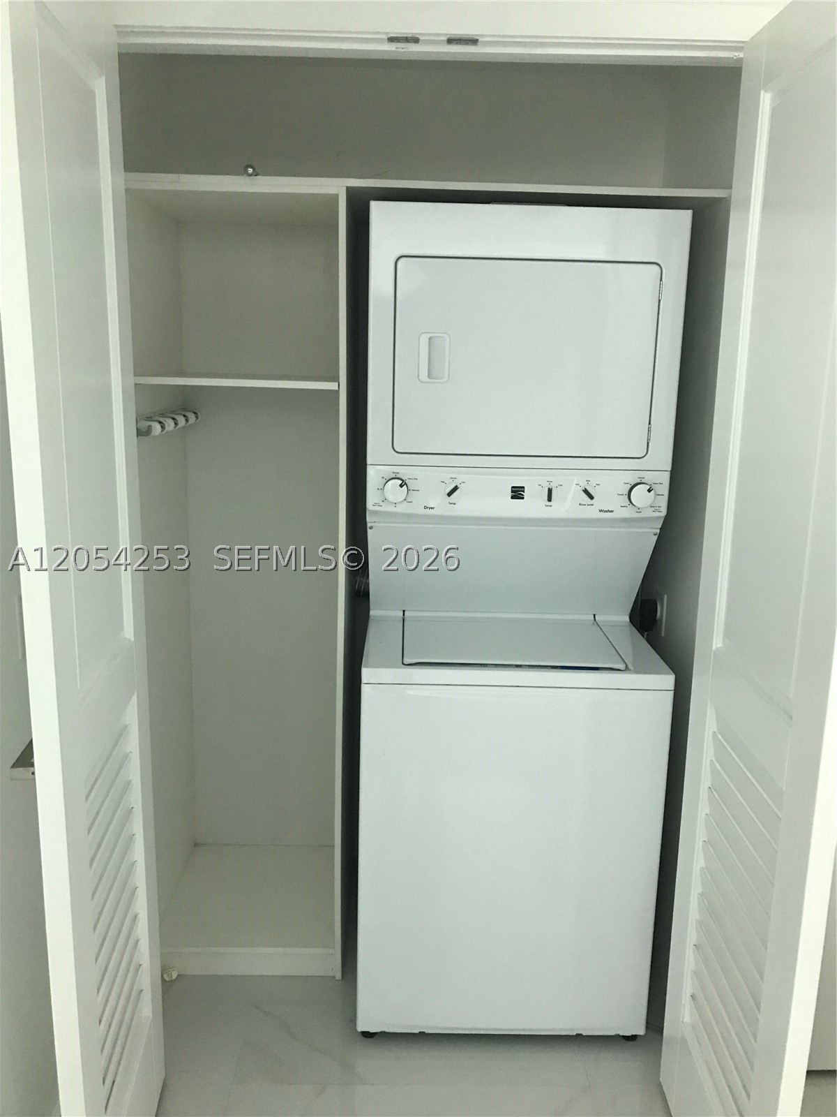1080 Brickell Ave #1607 Miami, FL 33131
