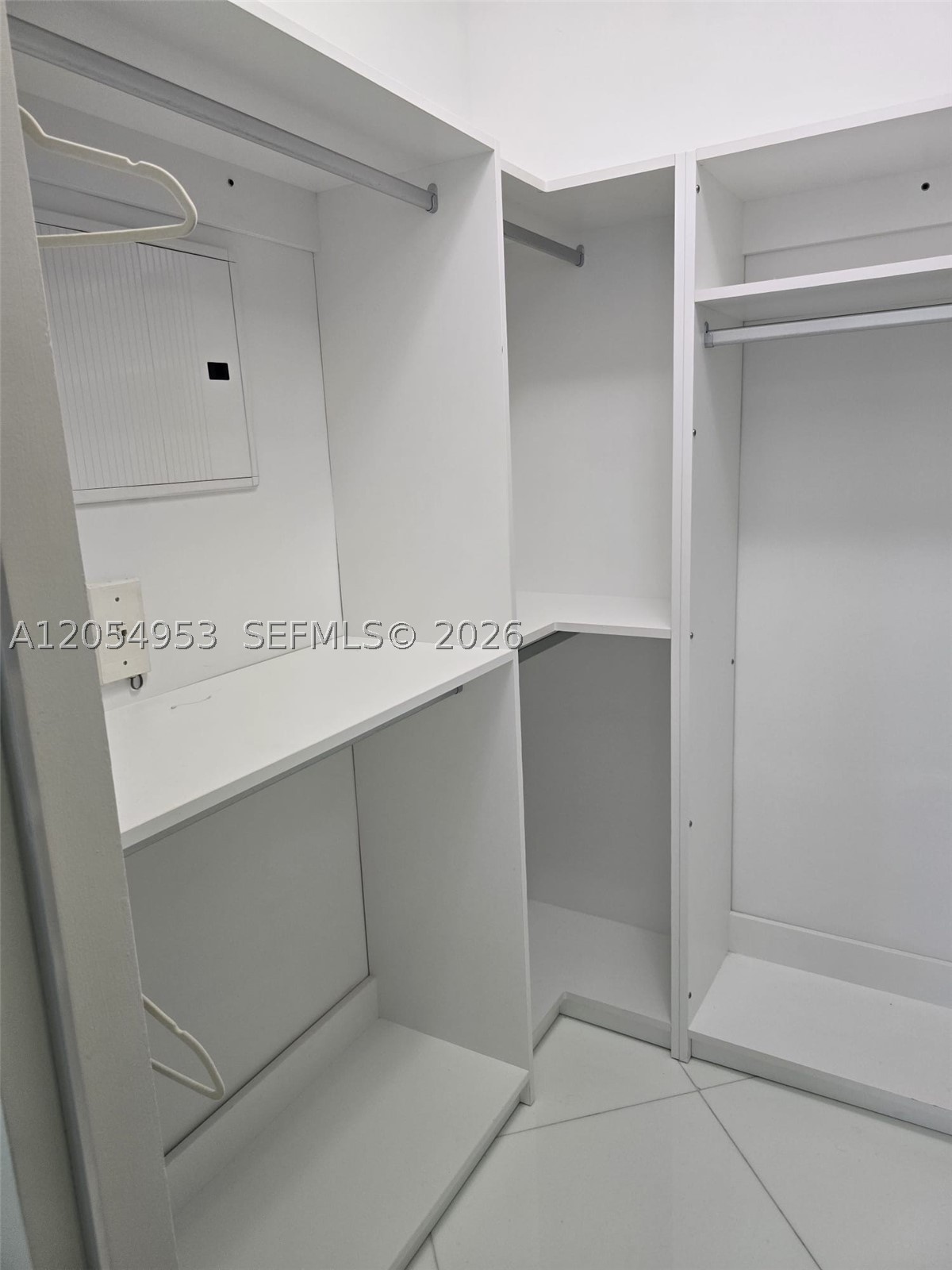 335 S Biscayne Blvd #907 Miami, FL 33131