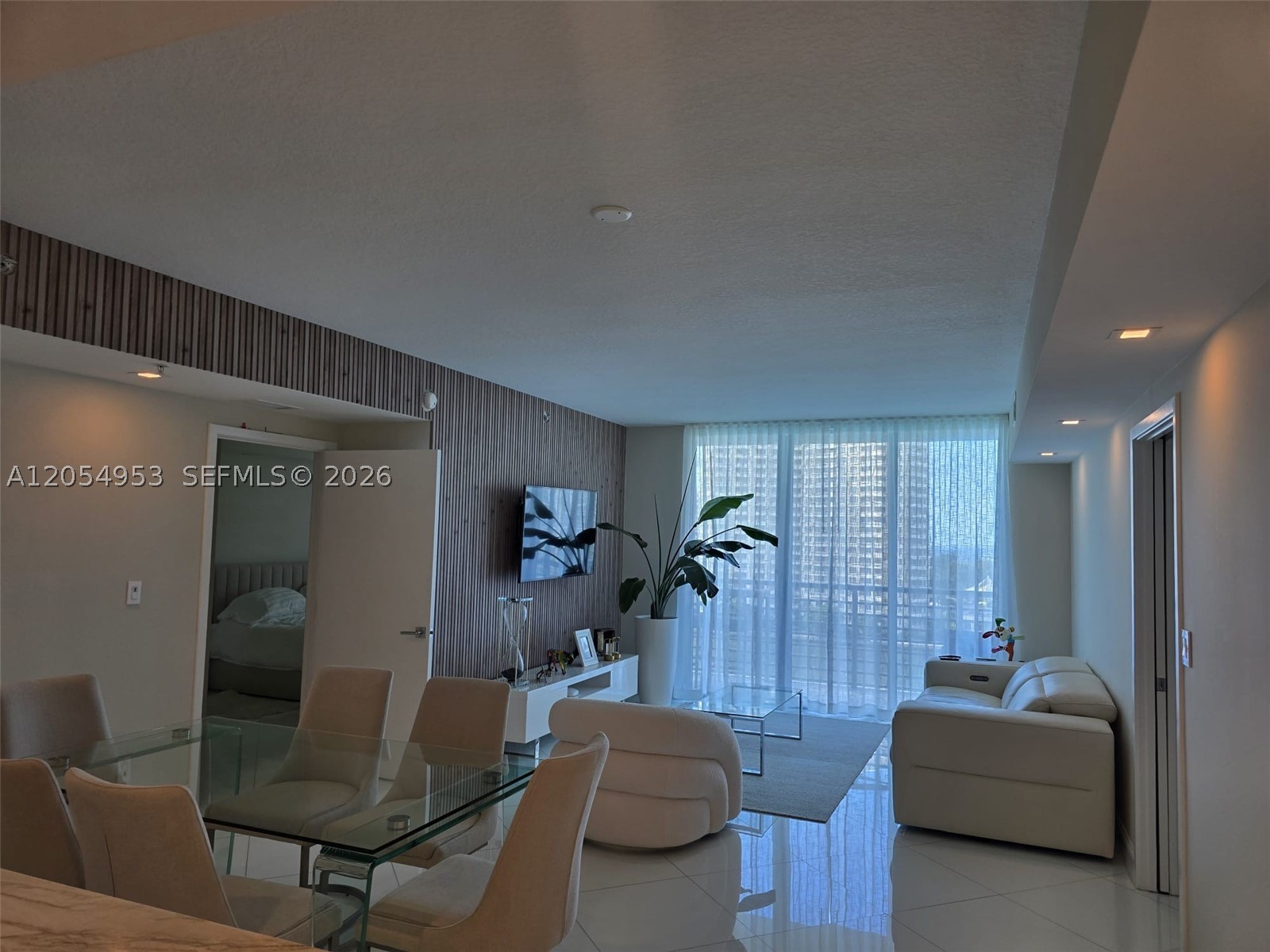 335 S Biscayne Blvd #907 Miami, FL 33131