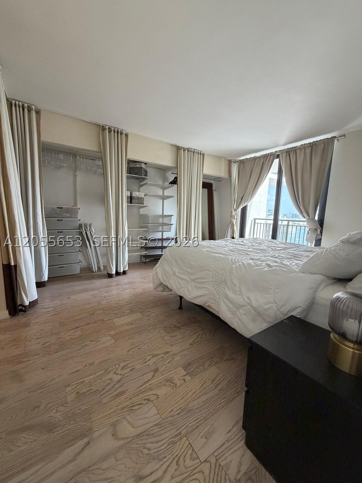 540 Brickell Key Dr #1418 Miami, FL 33131