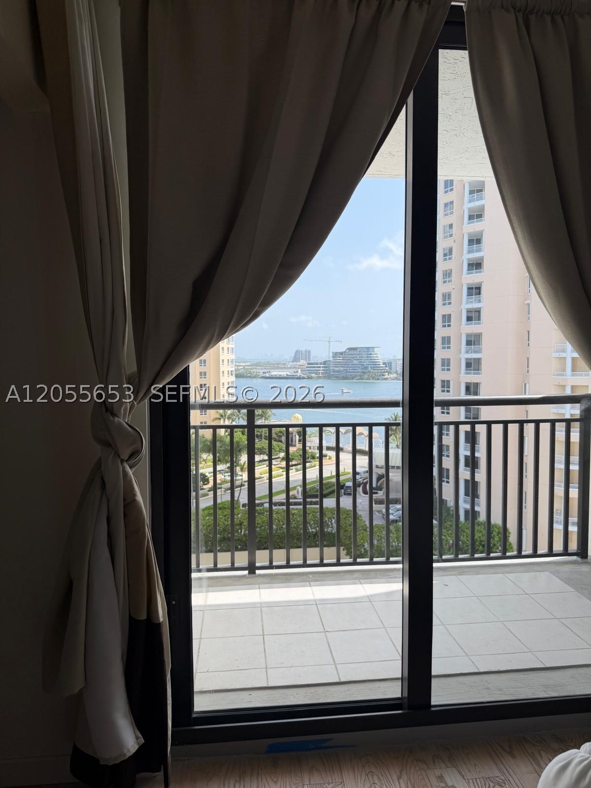 540 Brickell Key Dr #1418 Miami, FL 33131