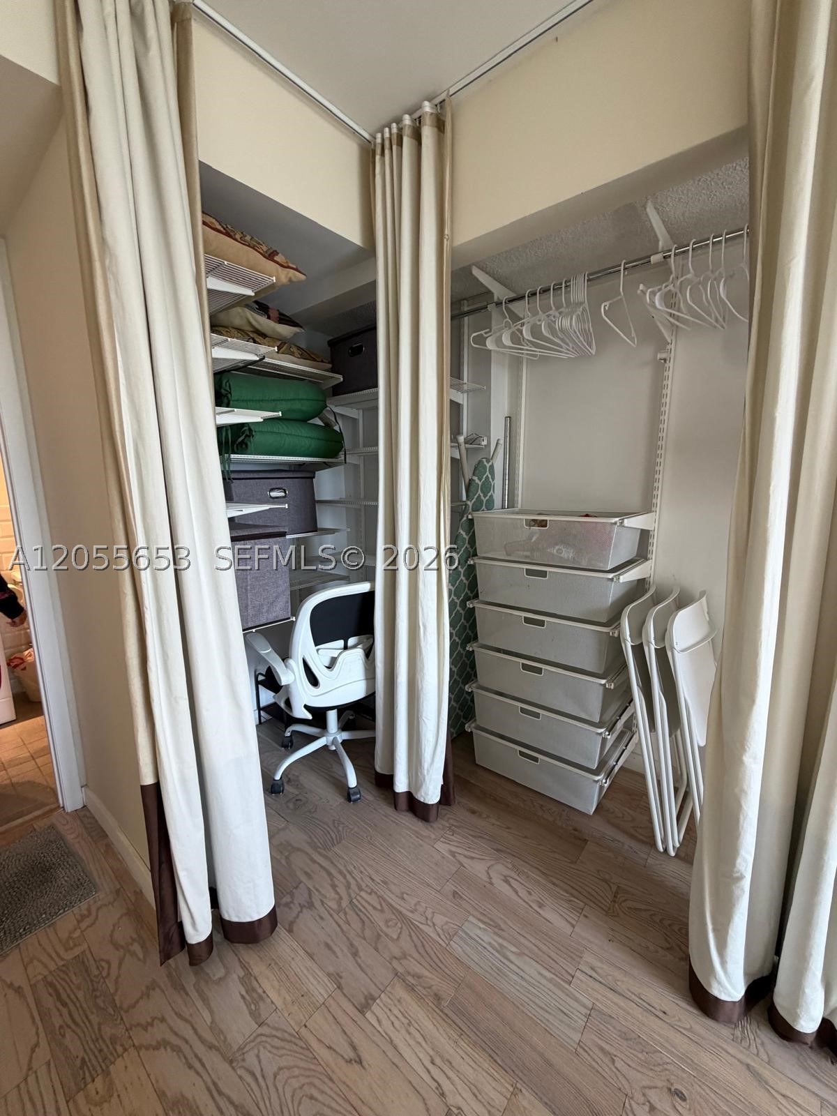 540 Brickell Key Dr #1418 Miami, FL 33131