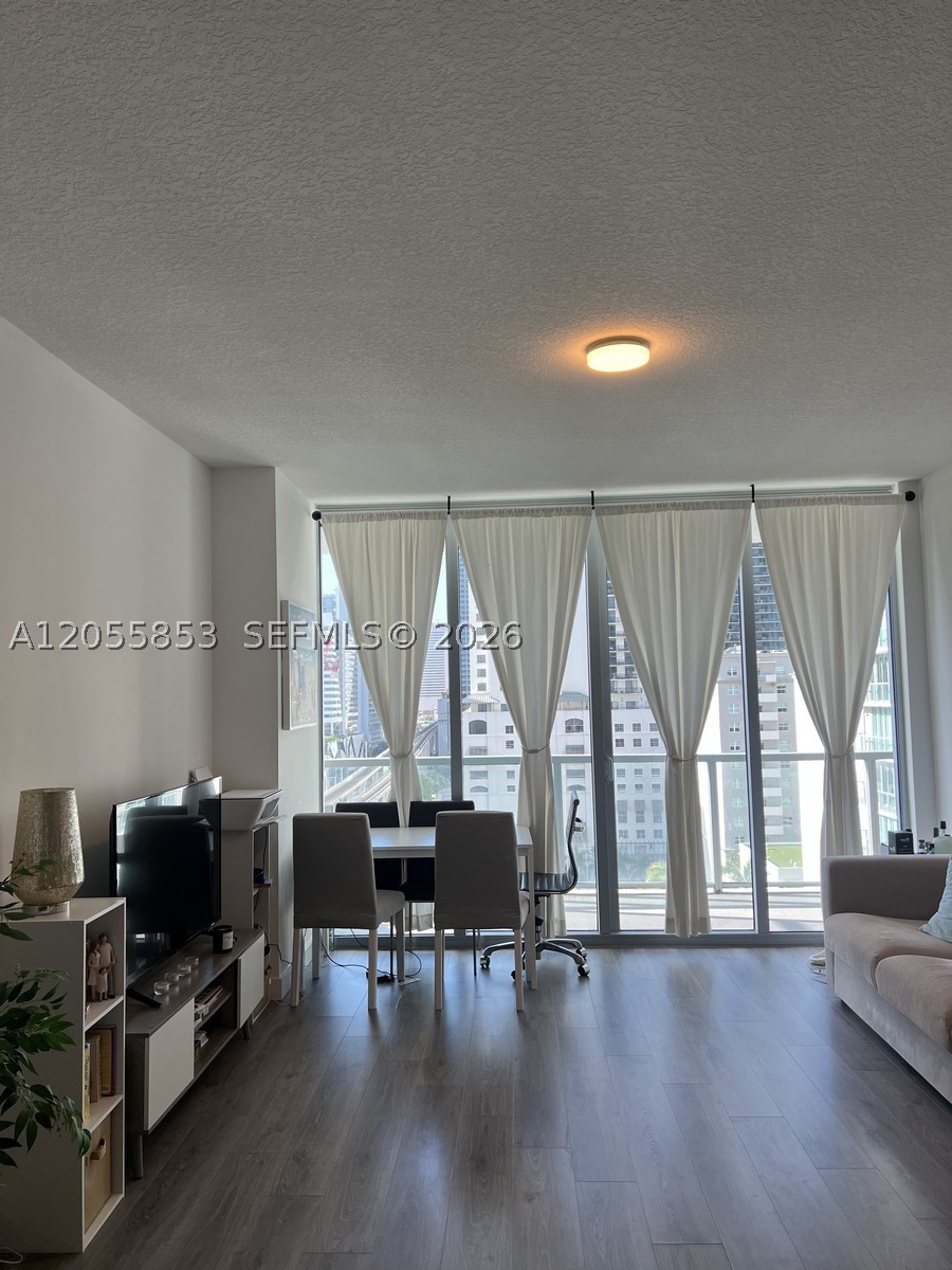 image Axis on Brickell South2