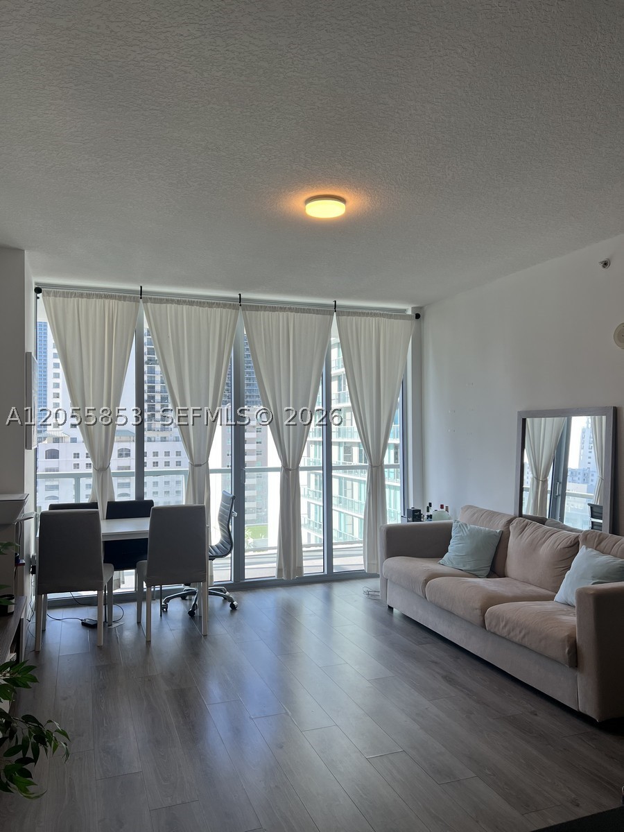 image Axis on Brickell South3
