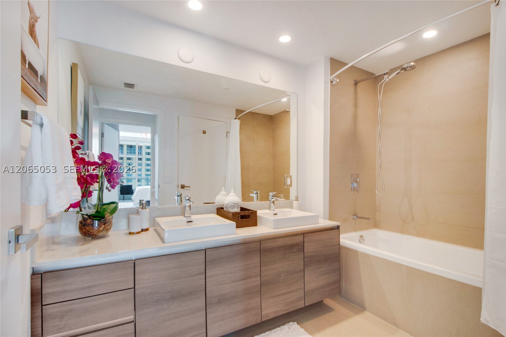 image The Bond on Brickell11