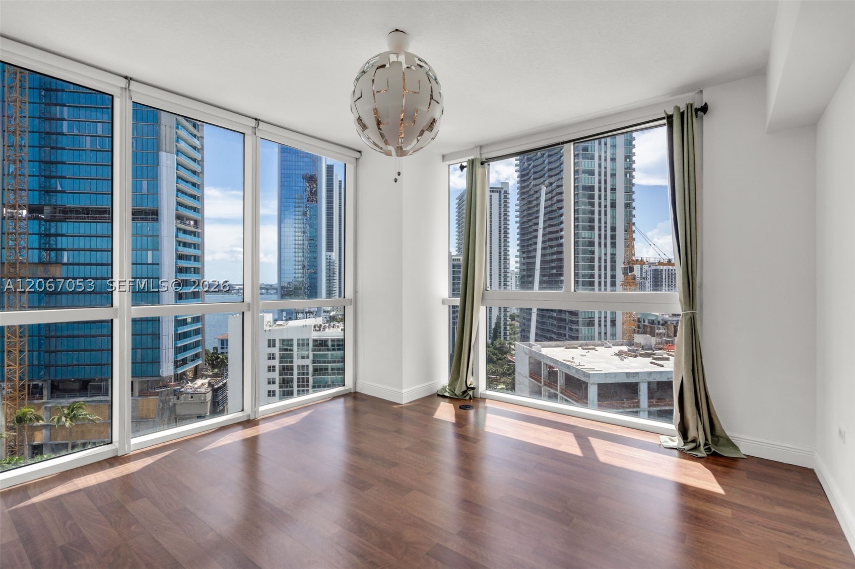 image Platinum Condominium18