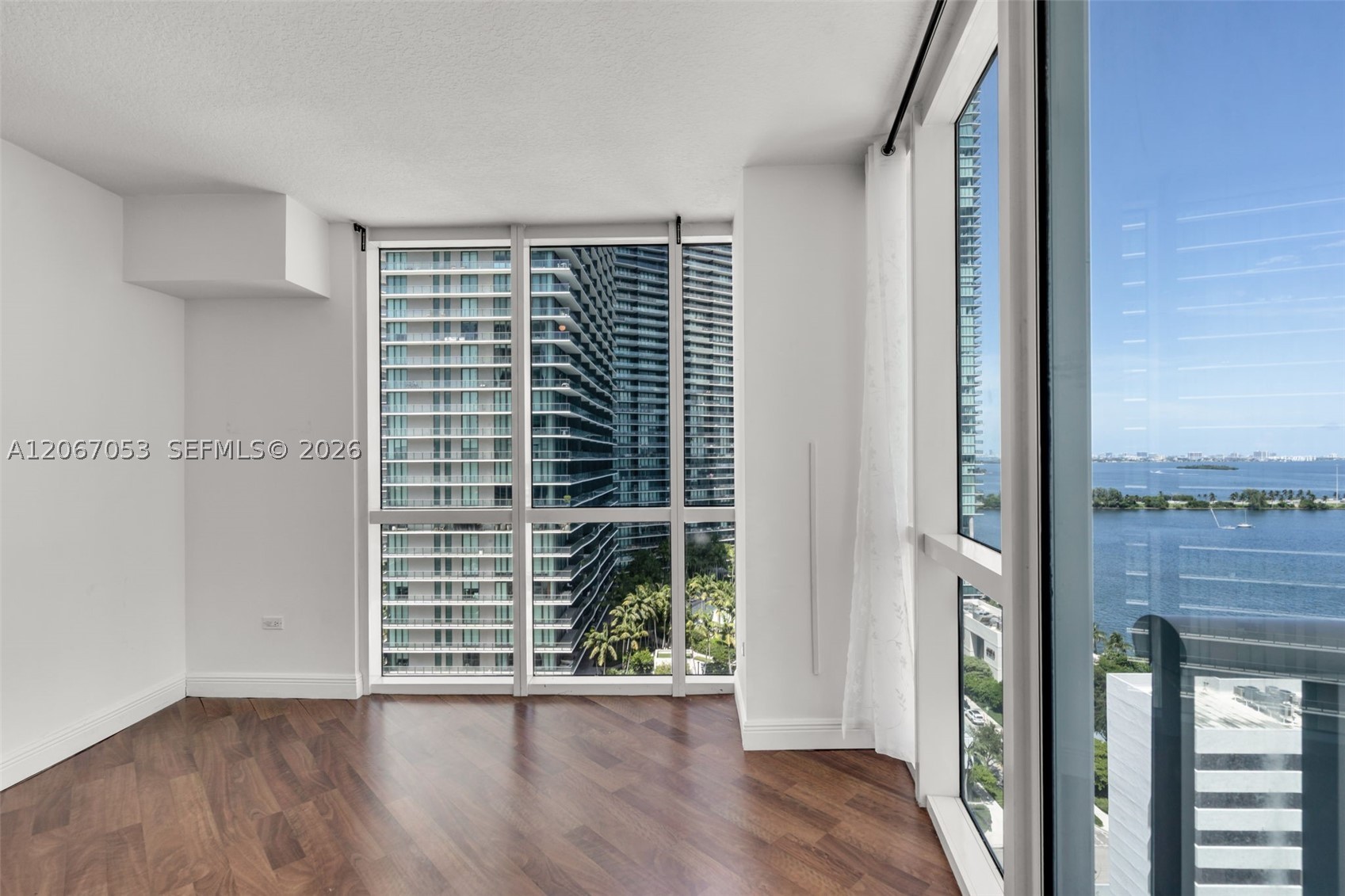 image Platinum Condominium20