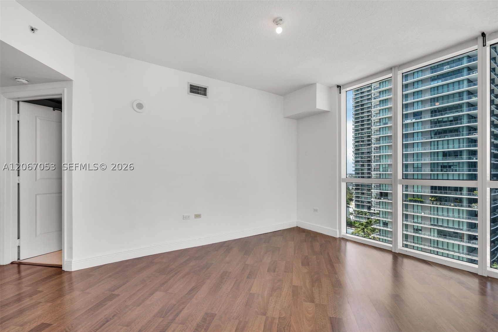 image Platinum Condominium21