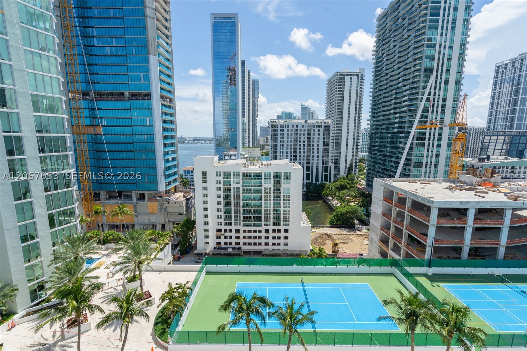 image Platinum Condominium25