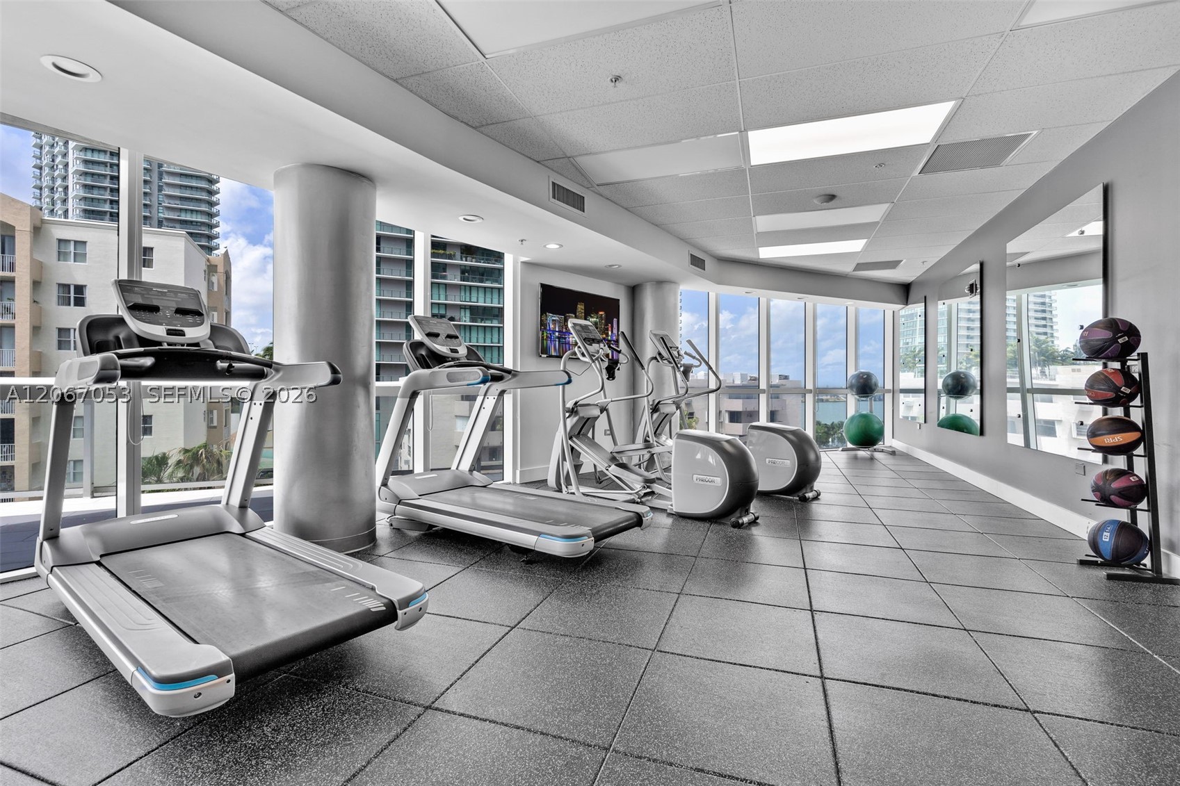 image Platinum Condominium27