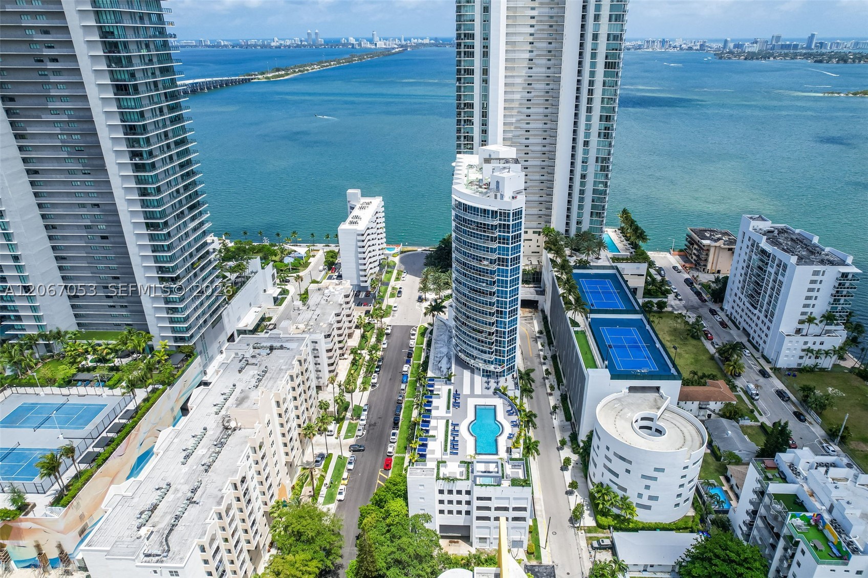 image Platinum Condominium29