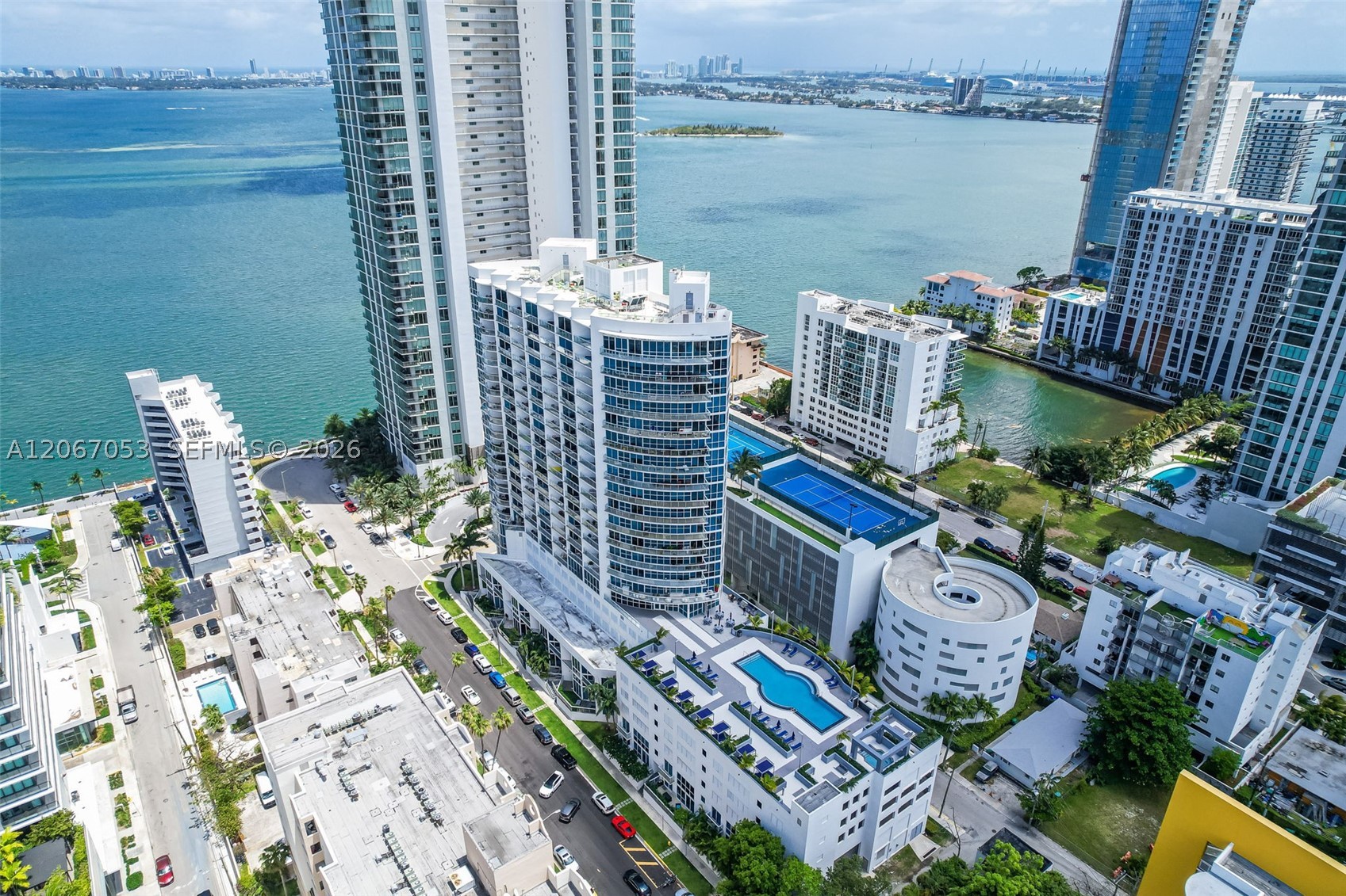 image Platinum Condominium31