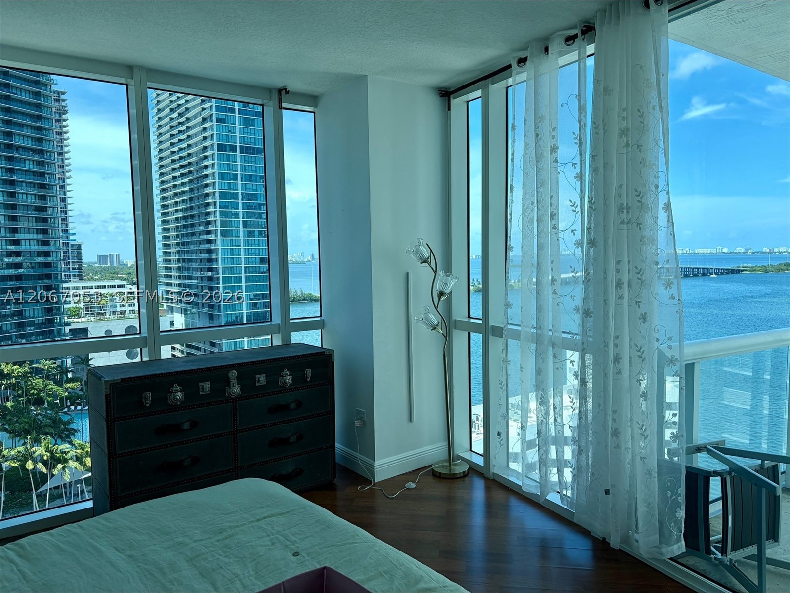 image Platinum Condominium3