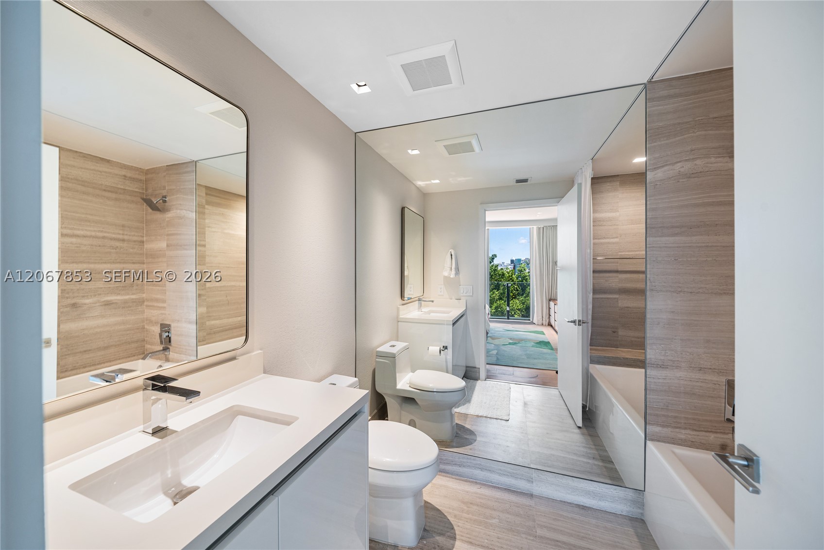 1 Collins Ave #406 Miami Beach, FL 33139