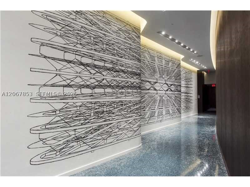 1 Collins Ave #406 Miami Beach, FL 33139
