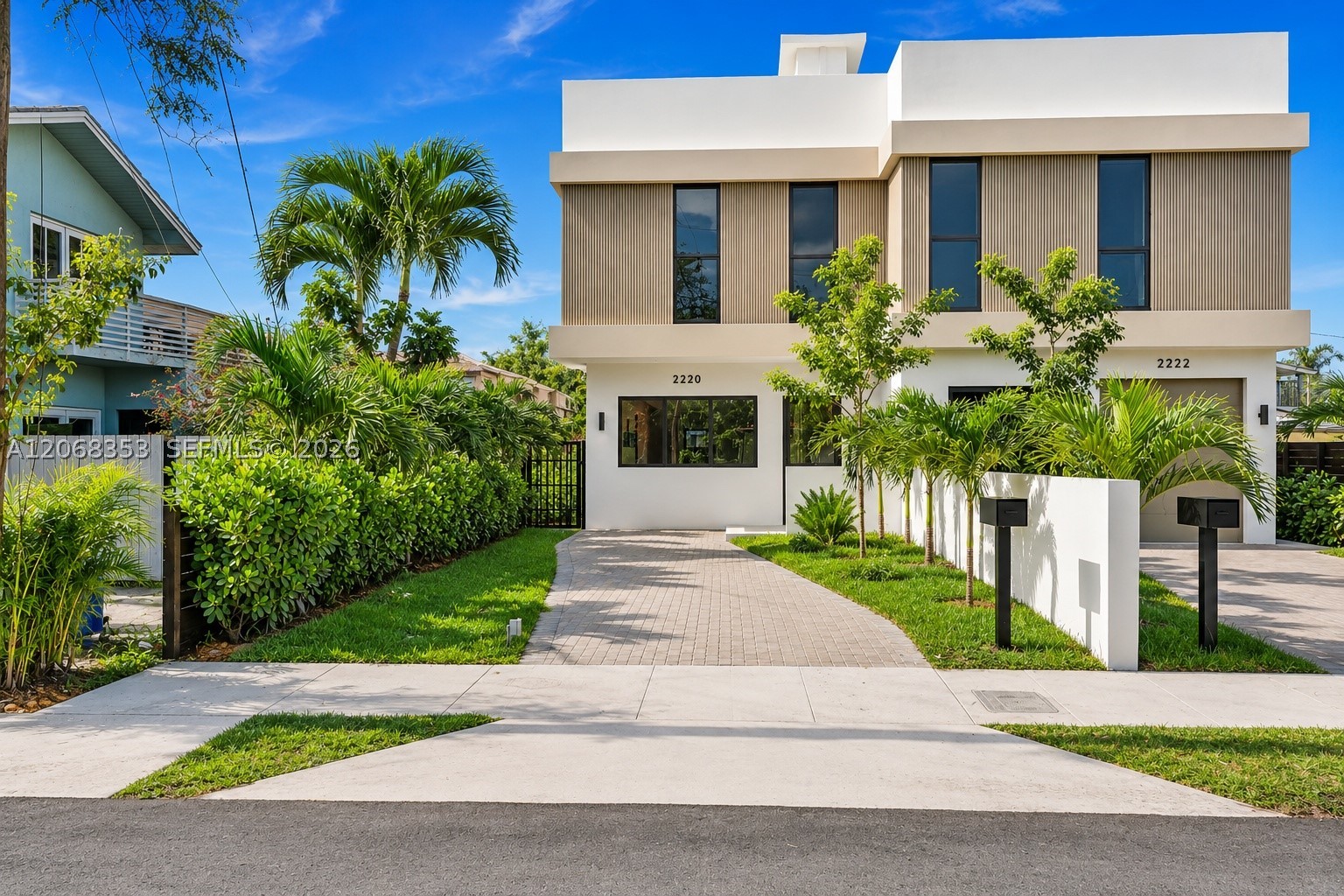 2220 SW 14th St