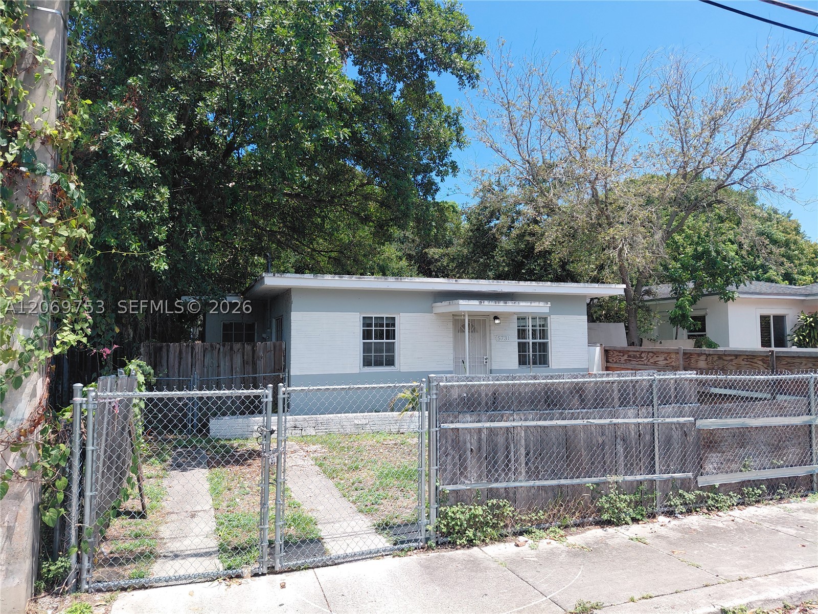 5731 NW 6th Ave