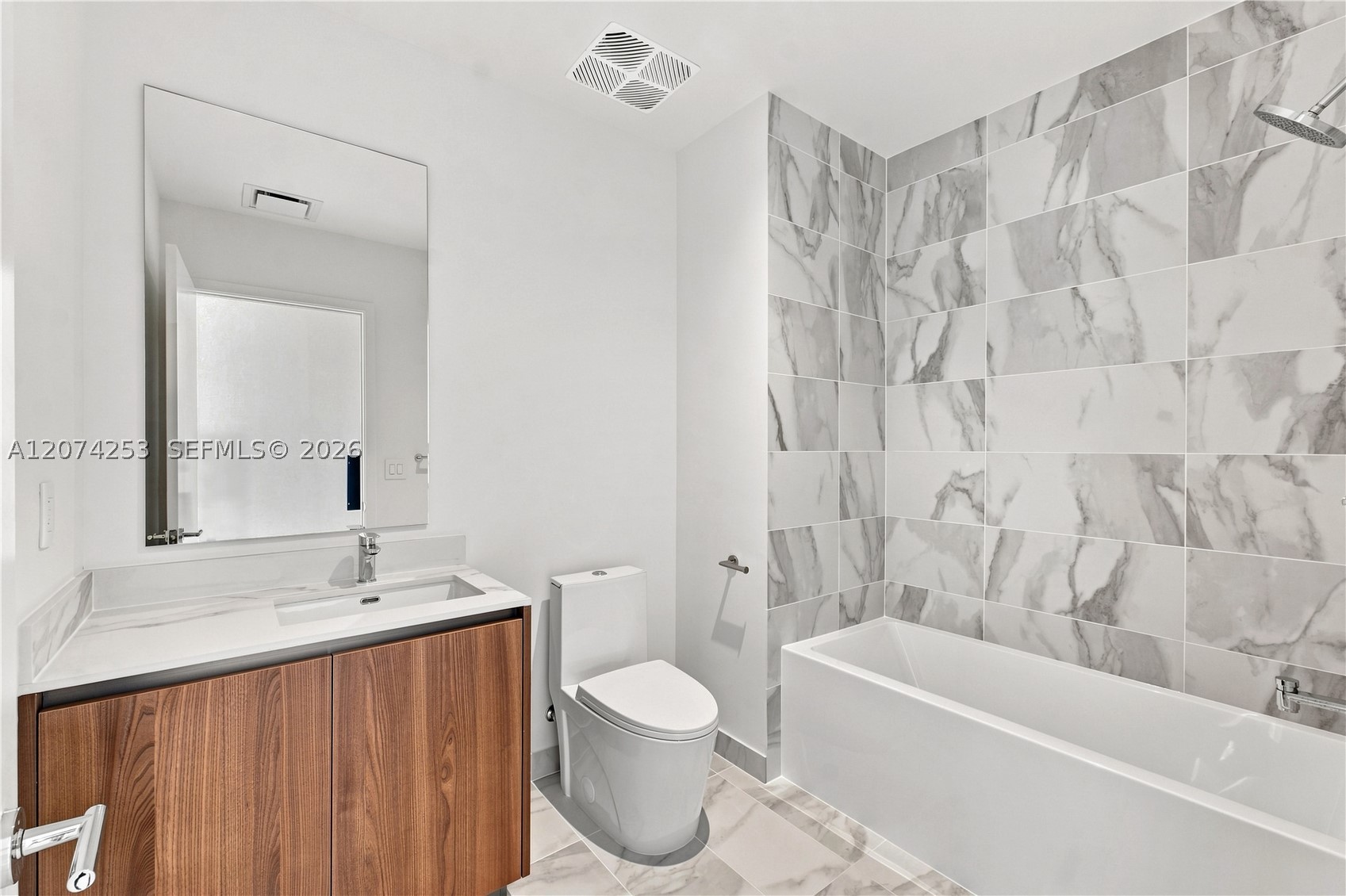 1400 Biscayne Blvd #3201 Miami, FL 33132