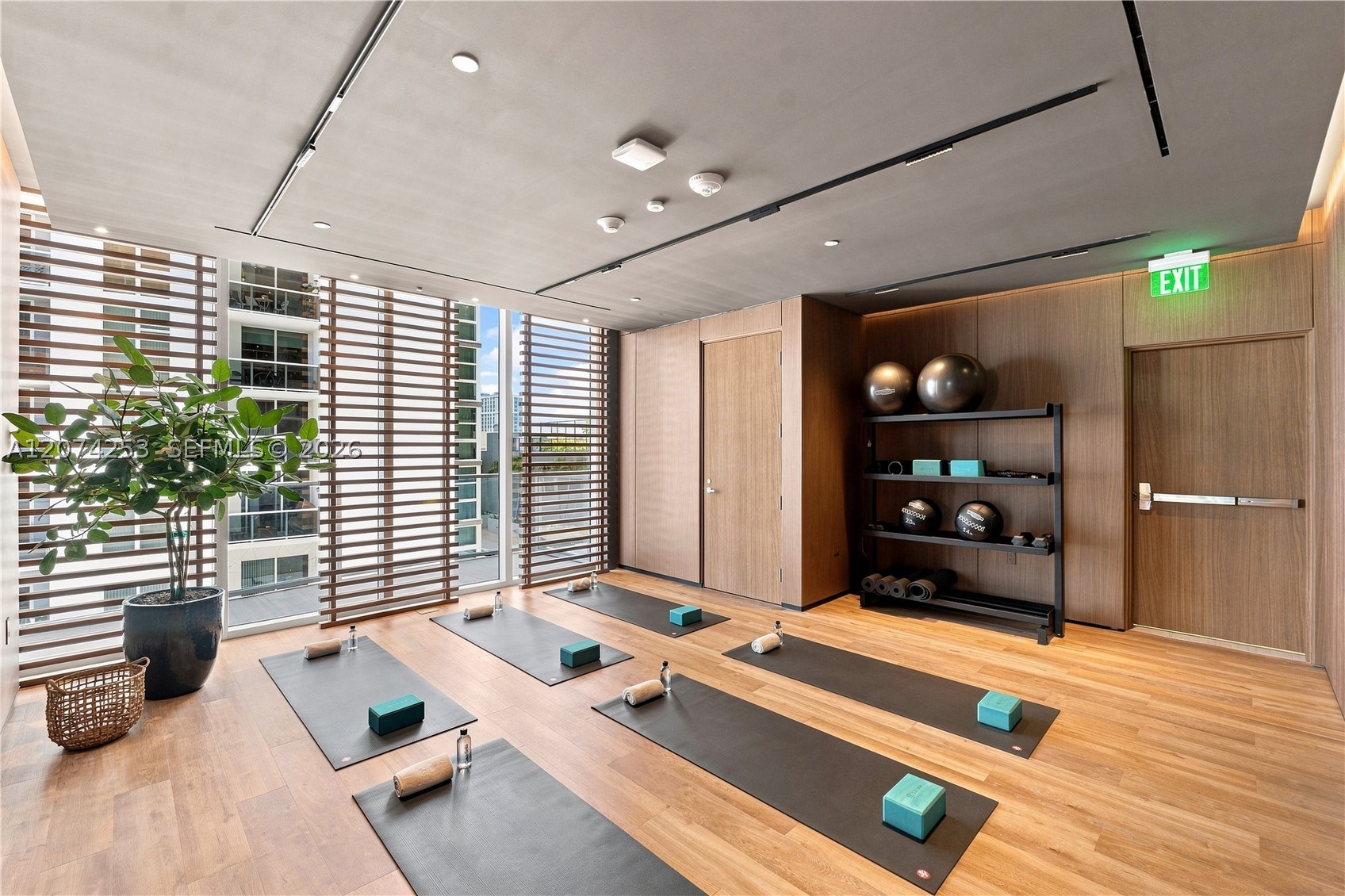 1400 Biscayne Blvd #3201 Miami, FL 33132