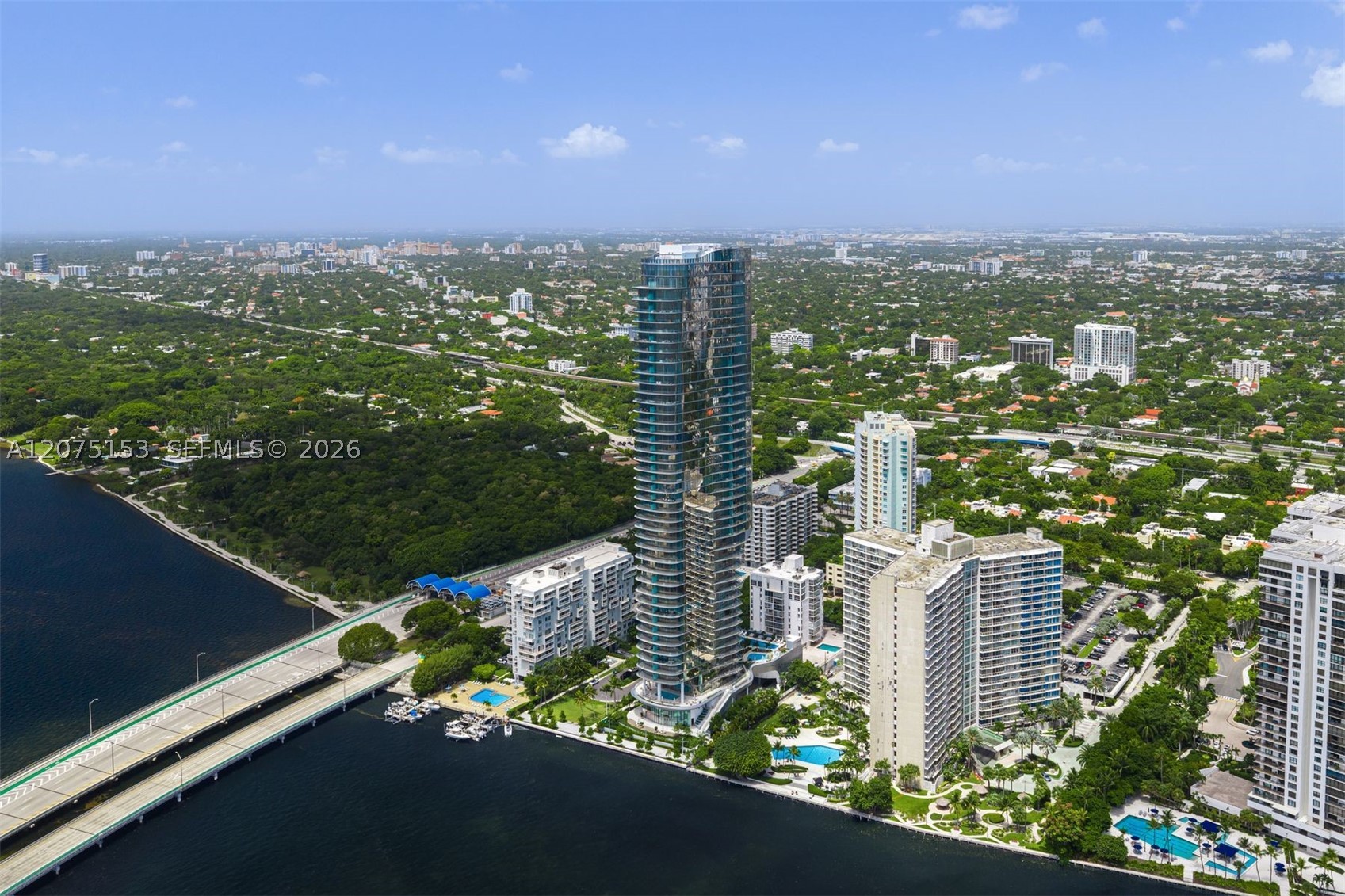 175 SE 25th Rd #UPH01 Miami, FL 33129