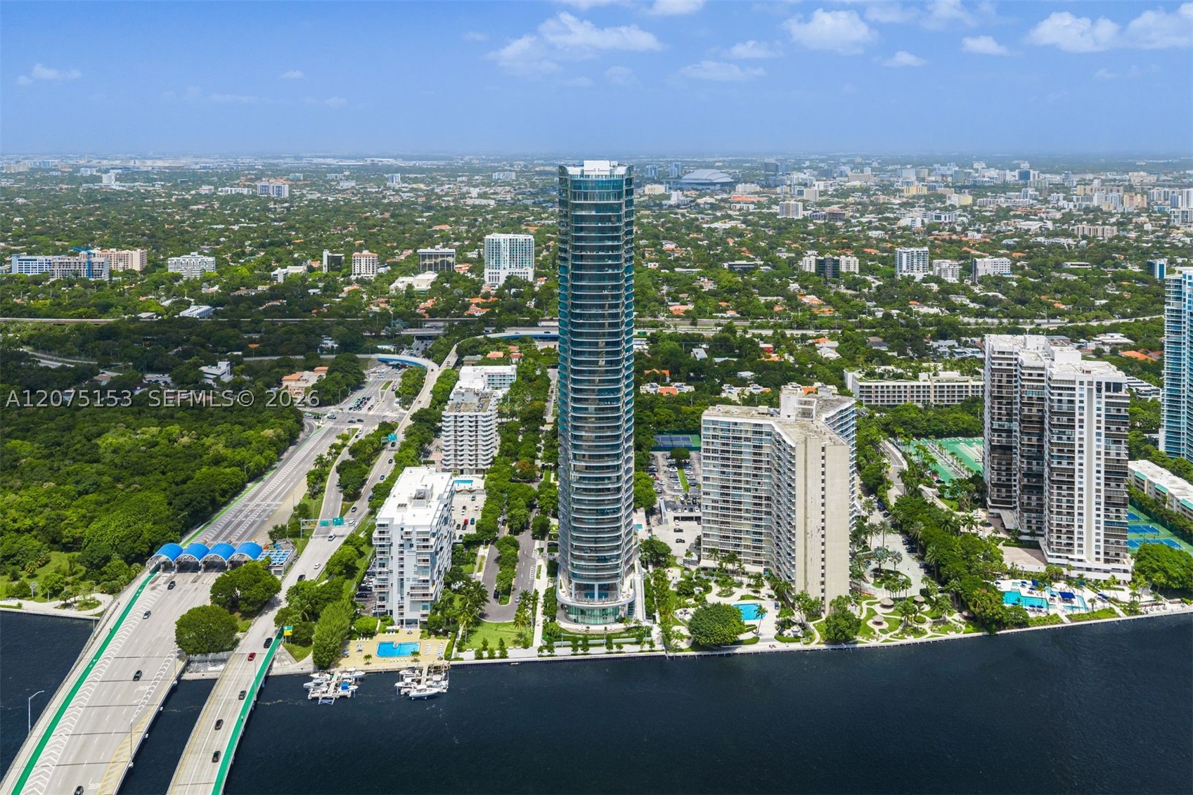 175 SE 25th Rd #UPH01 Miami, FL 33129