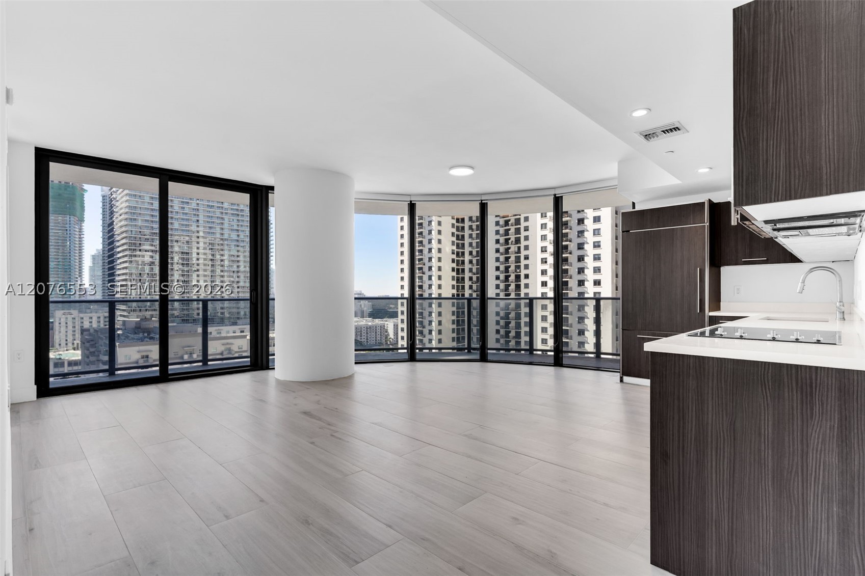 45 SW 9th St #1706 Miami, FL 33130