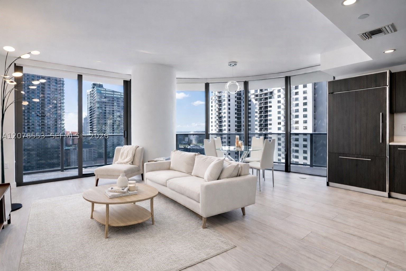 45 SW 9th St #1706 Miami, FL 33130