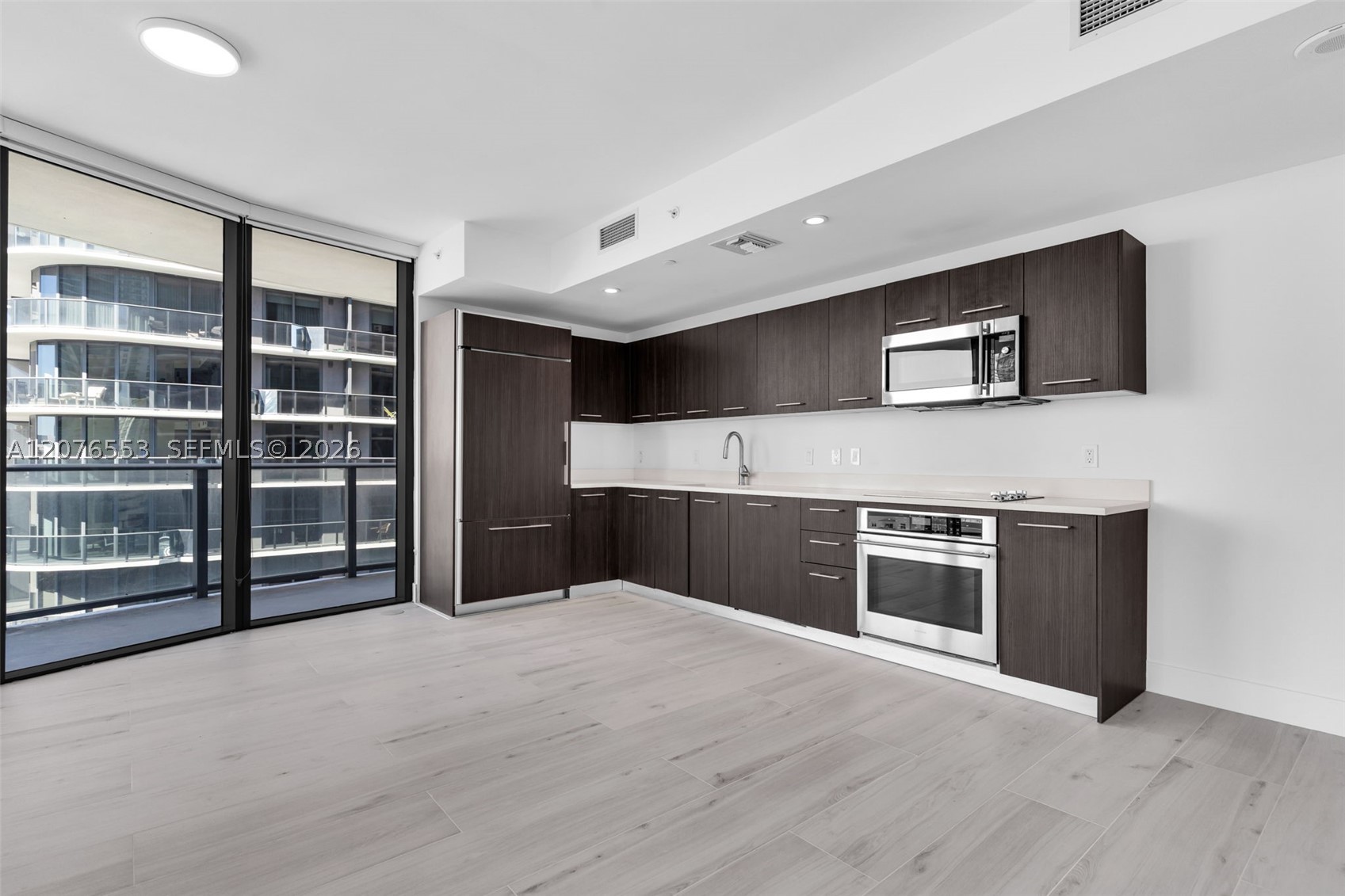 45 SW 9th St #1706 Miami, FL 33130