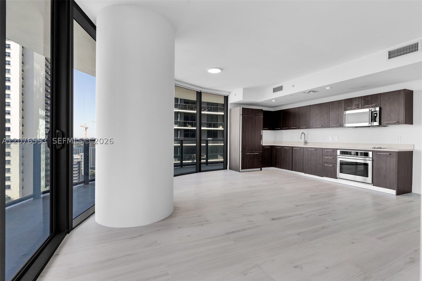 45 SW 9th St #1706 Miami, FL 33130