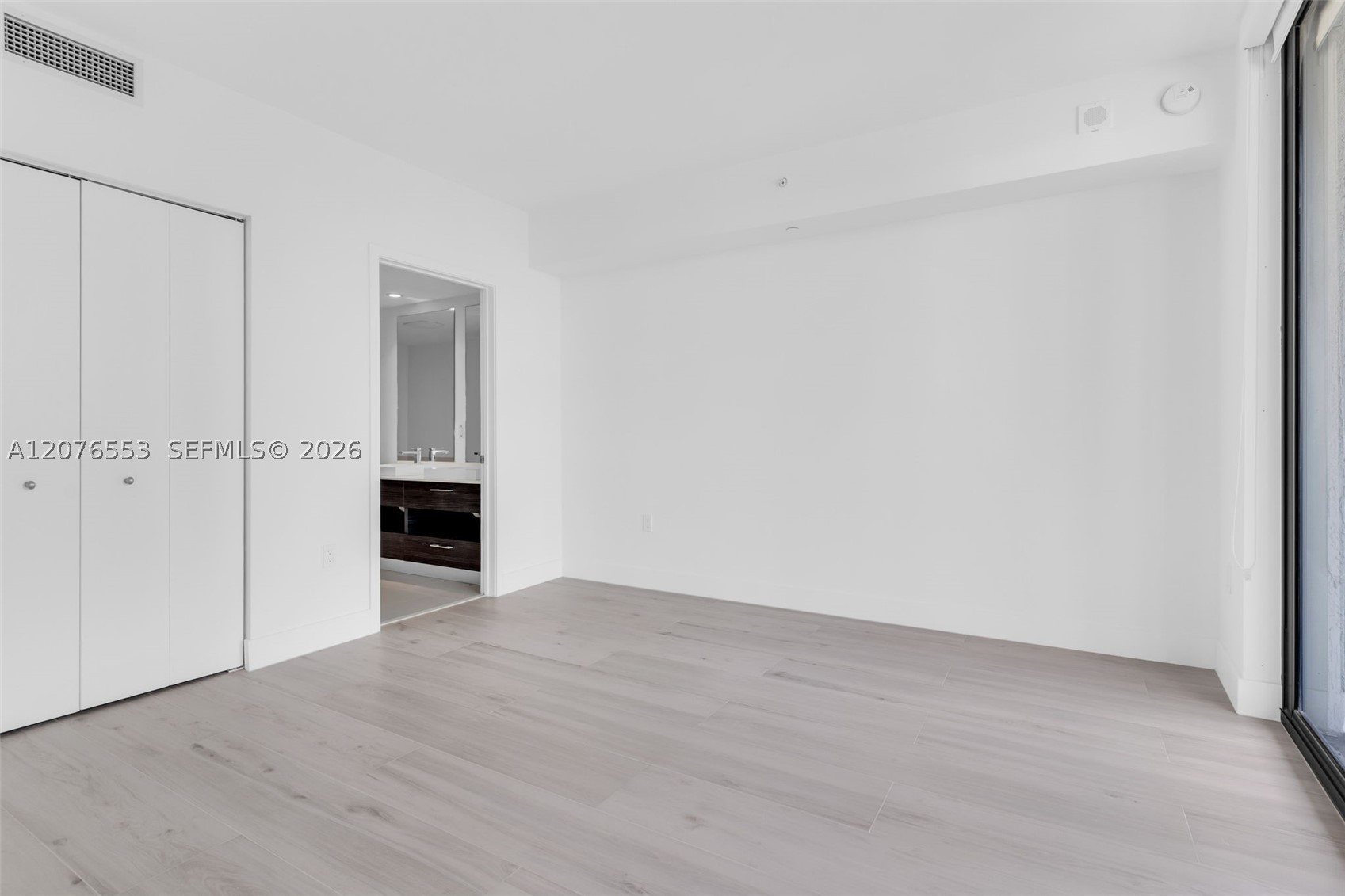45 SW 9th St #1706 Miami, FL 33130