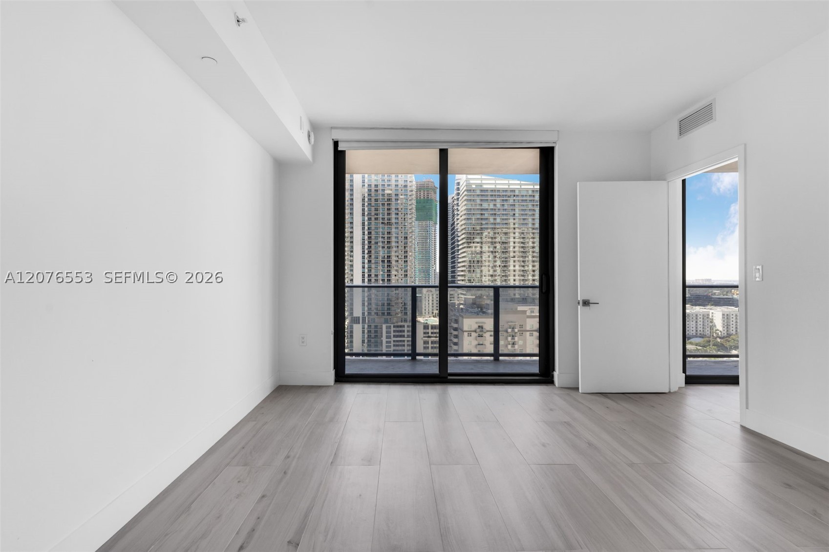 45 SW 9th St #1706 Miami, FL 33130