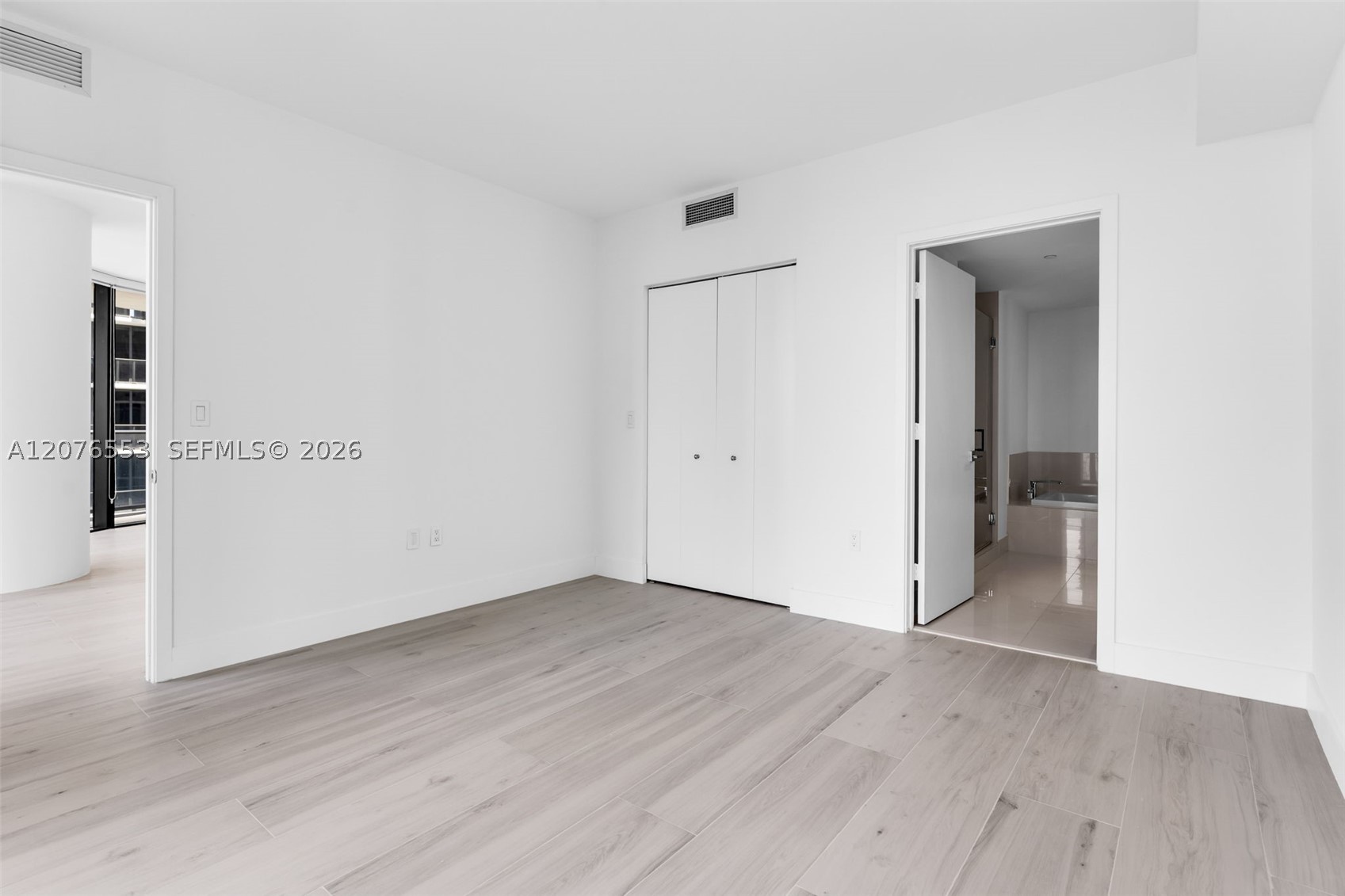 45 SW 9th St #1706 Miami, FL 33130